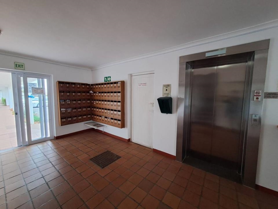 1 Bedroom Property for Sale in Westcliff Western Cape